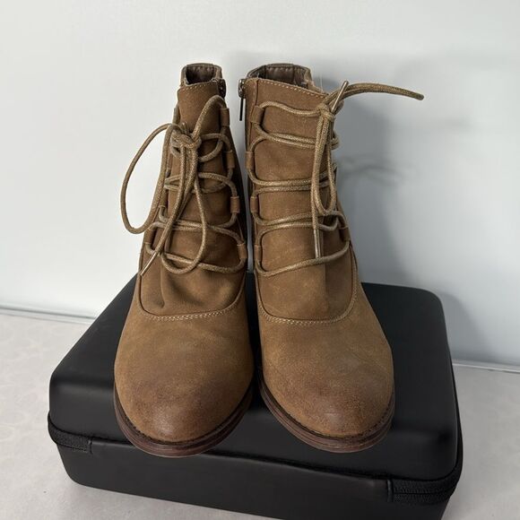 Pierre Dumas Tan Lace-Up Ankle Booties Size 8 - Picture 3 of 6